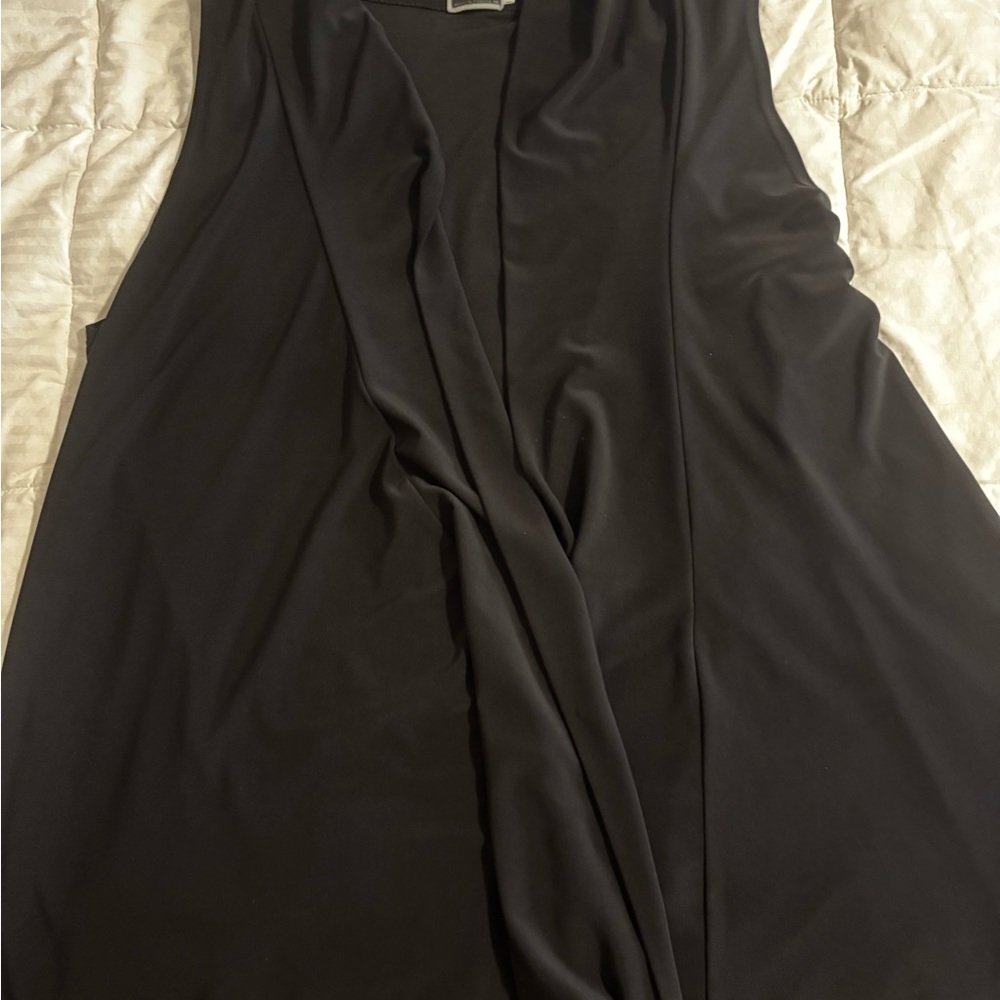 Sympli Classic Black Top